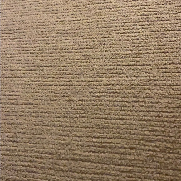 Meet your Posher, Farah - Picture 1 of 1